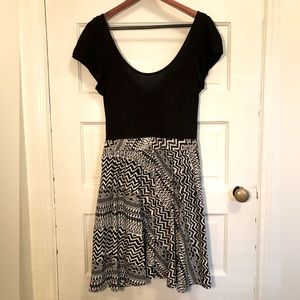 Alya Patterned Dress. Size Medium.